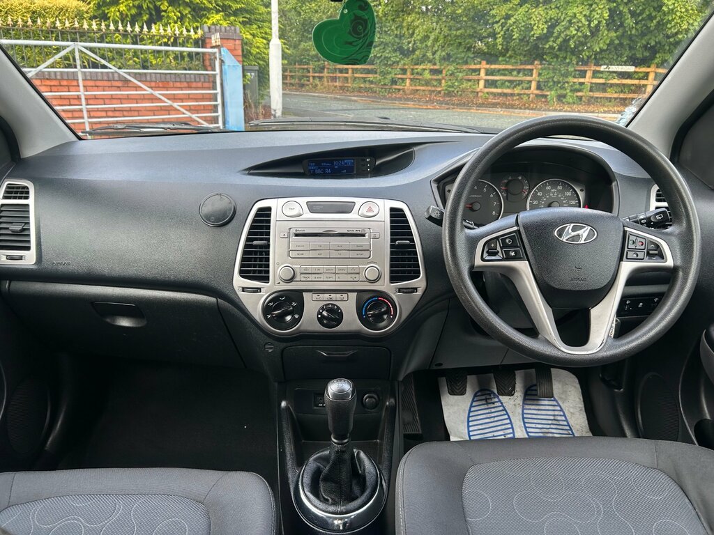 Hyundai I20 Comfort Red #13