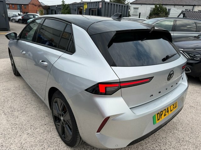 Vauxhall Astra 2024 54Kwh Gs Hatchback 156 Ps Silver #4