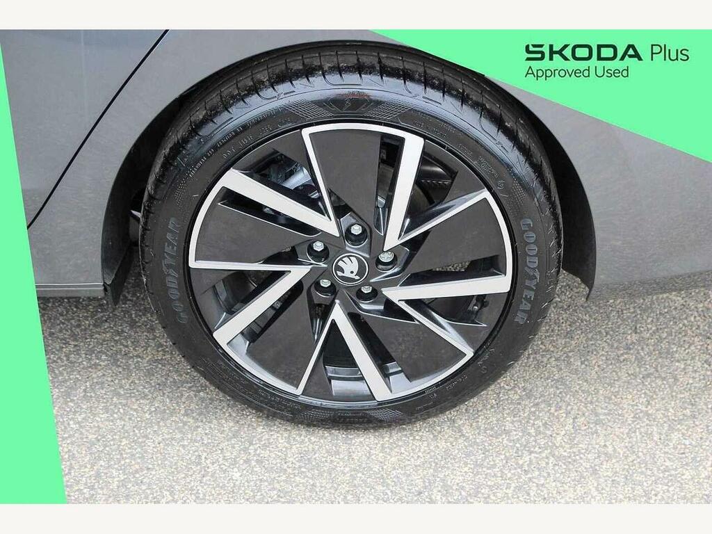 Skoda Octavia 2026 1.5 Tsi 150 E-tec Sportline Dsg Grey #5