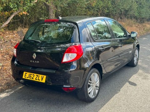 Renault Clio 1.2 Dynamique Tomtom Euro 5 Red #19