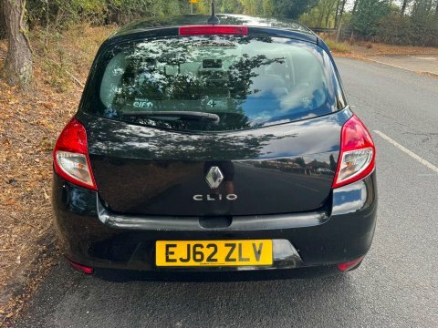 Renault Clio 1.2 Dynamique Tomtom Euro 5 Red #6