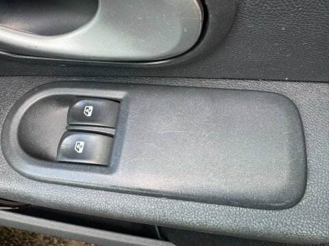 Renault Clio 1.2 Dynamique Tomtom Euro 5 Red #22