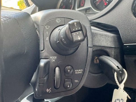 Renault Clio 1.2 Dynamique Tomtom Euro 5 Red #26