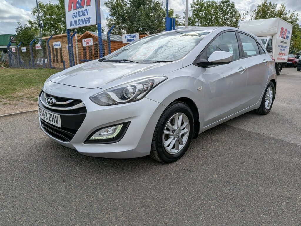 Hyundai I30 Hatchback 1.6 Crdi Blue Drive Active 2013 EA63BHV Silver #2