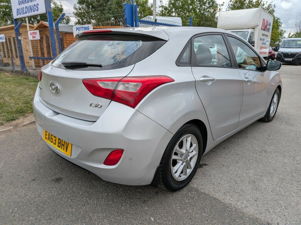 Hyundai I30 Hatchback 1.6 Crdi Blue Drive Active 2013 EA63BHV Silver #4