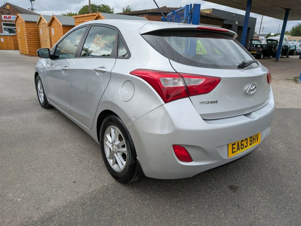 Hyundai I30 Hatchback 1.6 Crdi Blue Drive Active 2013 EA63BHV Silver #3