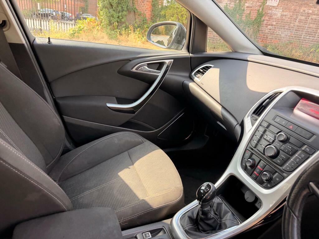 Vauxhall Astra Hatchback 1.6 16V Se Euro 5 201262 Silver #38