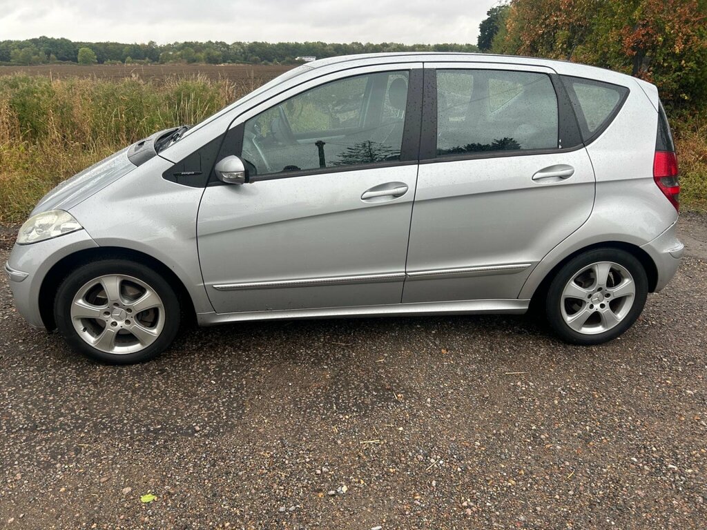 Mercedes-Benz A Class 2.0 A180 Cdi Avantgarde Se Cvt Silver #2