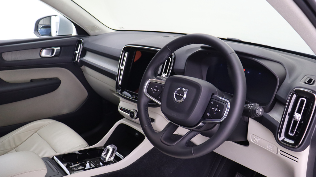 Volvo XC40 B4 P Awd Inscription Blond Leather, Park Camera  #4