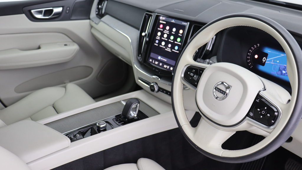 Volvo XC60 B5 P Awd Plus Dark Blond Leather, Harmankardon CF23NBN  #4