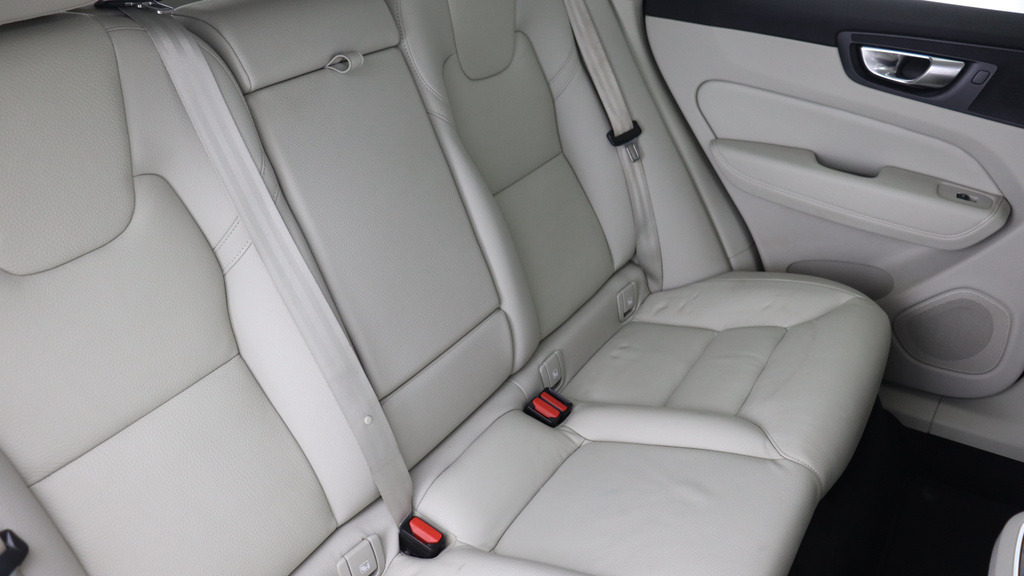 Volvo XC60 B5 P Awd Plus Dark Blond Leather, Harmankardon CF23NBN  #6