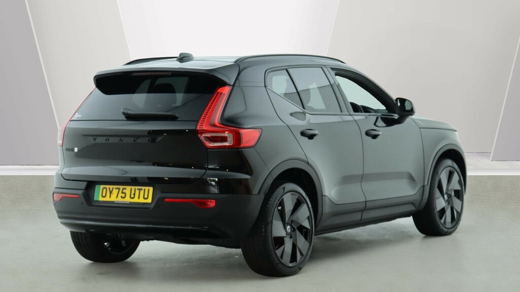 Volvo EX40 Twin Motor Performance Ultra Black Edition Sunroo #2
