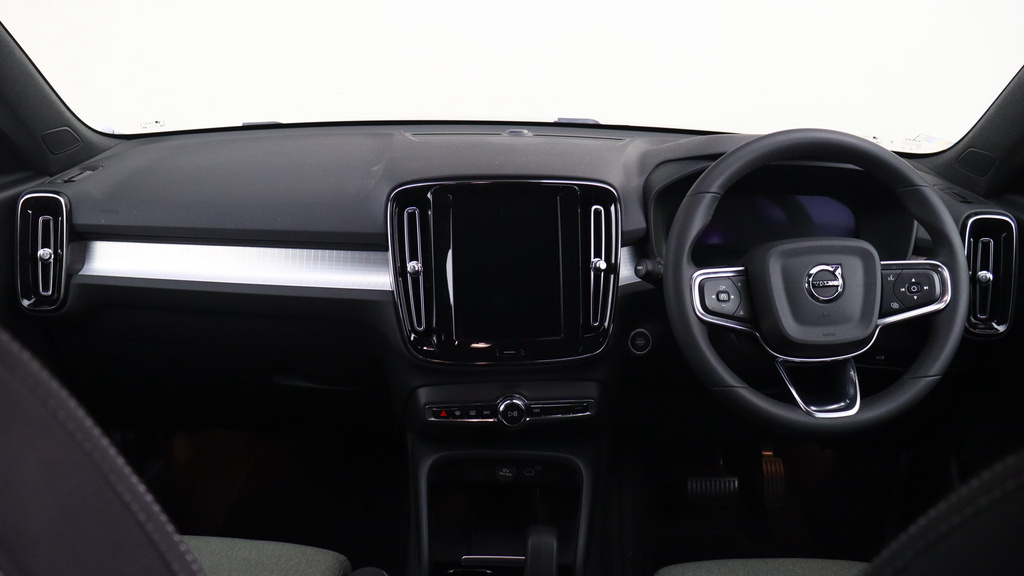 Volvo XC40 B4 P Plus Dark Park Camera, Heated Seats, Apple YW23AFX Grey #5