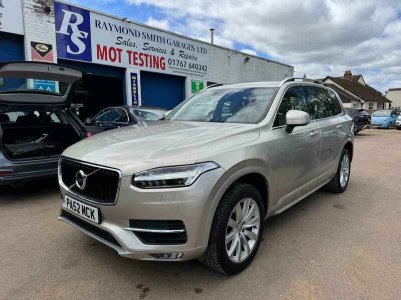 Volvo XC90 2.0 D5 Powerpulse Momentum Gold