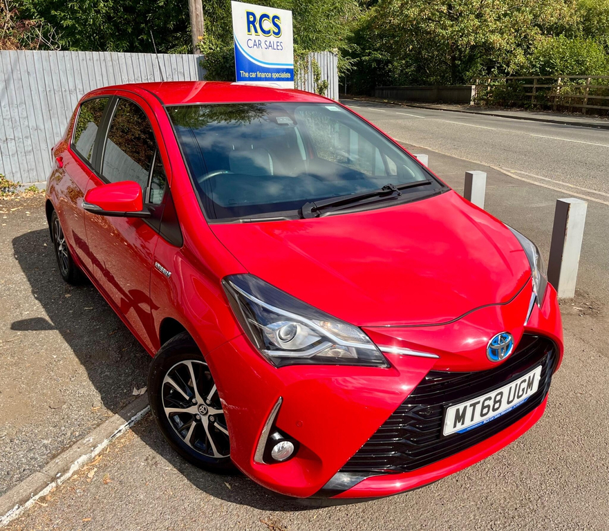 Toyota Yaris 1.5 Vvt-h Icon Tech E-cvt Euro 6 Ss Red