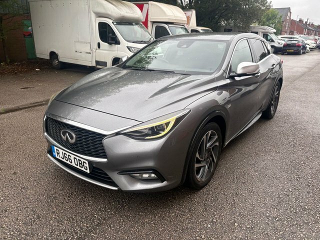 Infiniti Q30 Hatchback Grey #4