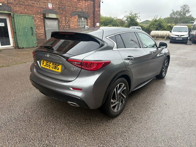 Infiniti Q30 Hatchback Grey #2