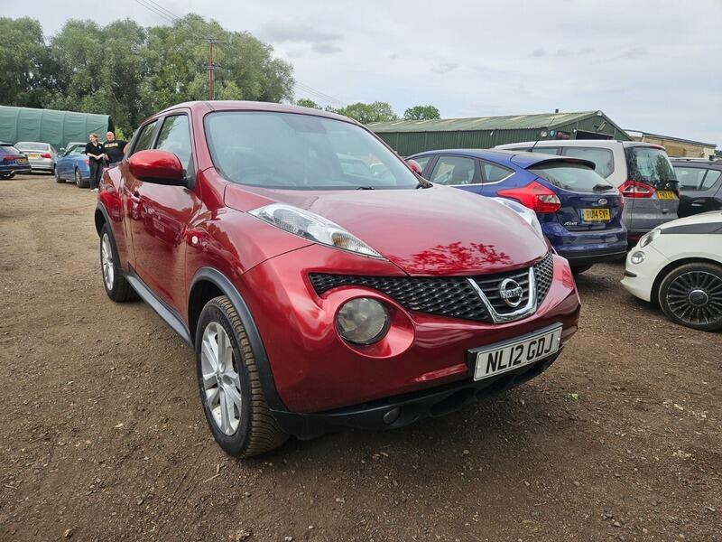 Nissan Juke Acenta Premium Red
