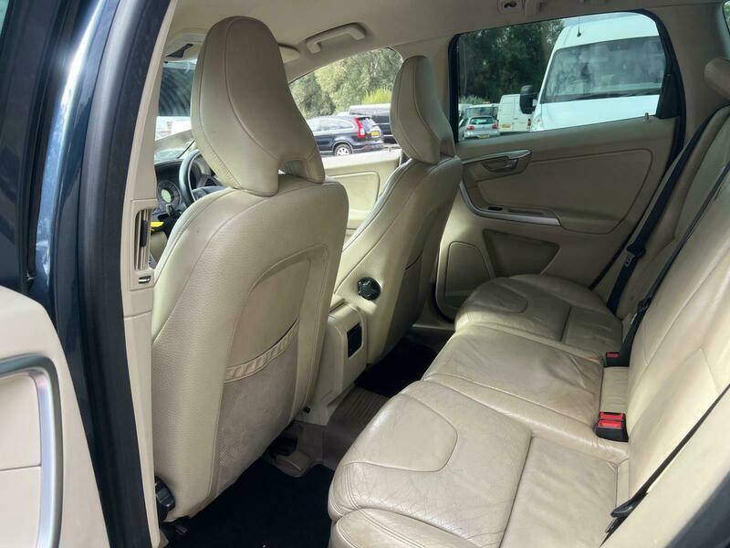 Volvo XC60  Silver #12