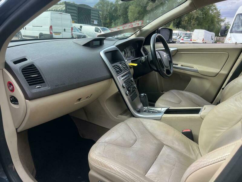 Volvo XC60  Silver #15