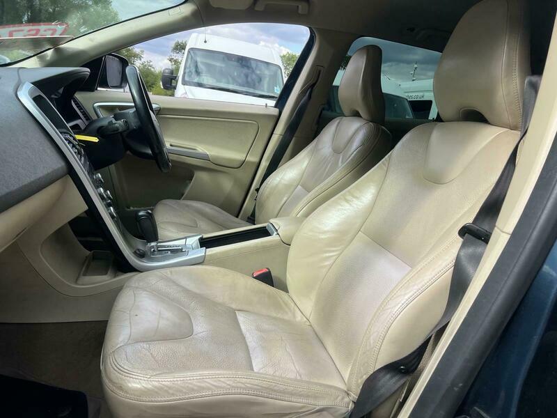 Volvo XC60  Silver #14