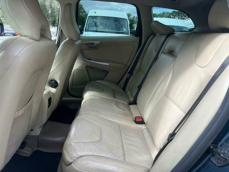 Volvo XC60  Silver #13
