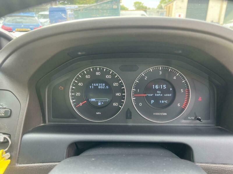 Volvo XC60  Silver #8