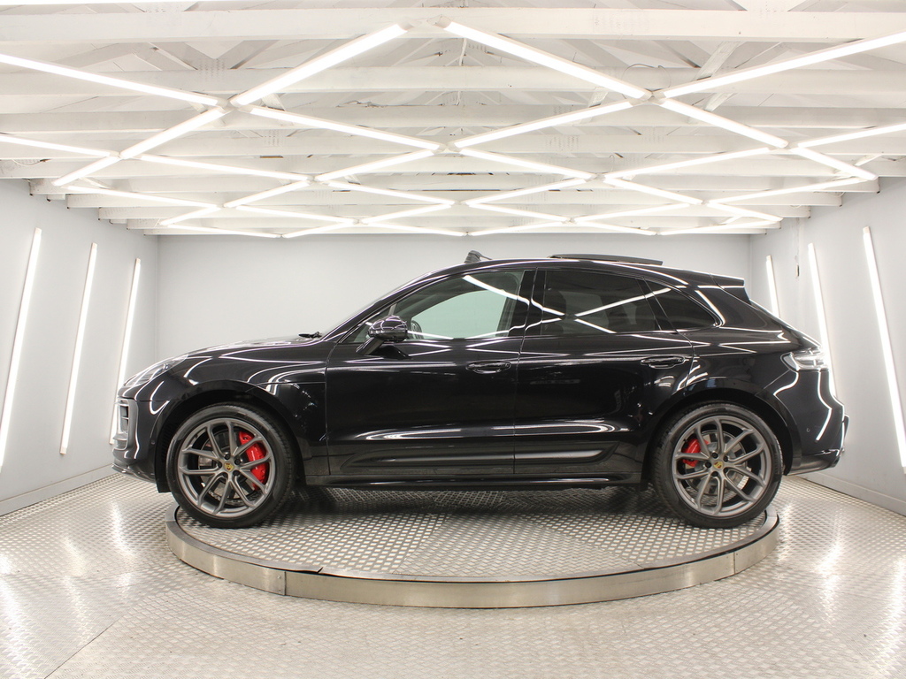 Porsche Macan Suv LB71WDY Black #3