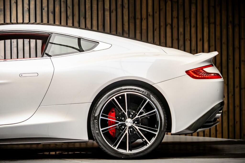 Aston Martin Vanquish Coupe Grey #18