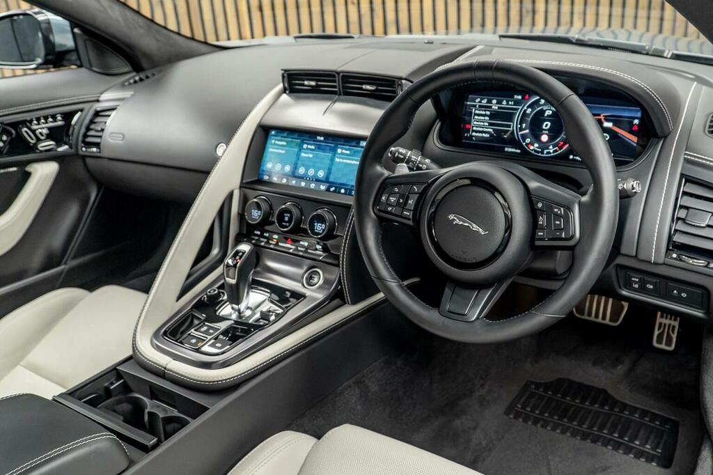 Jaguar F-Type Dynamic Plus Blue #24