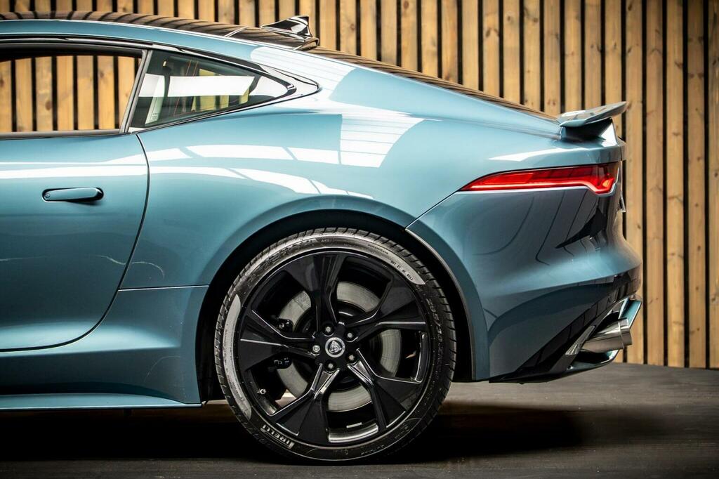 Jaguar F-Type Dynamic Plus Blue #18