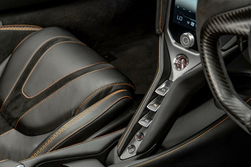 McLaren  V8 Ssg  #32