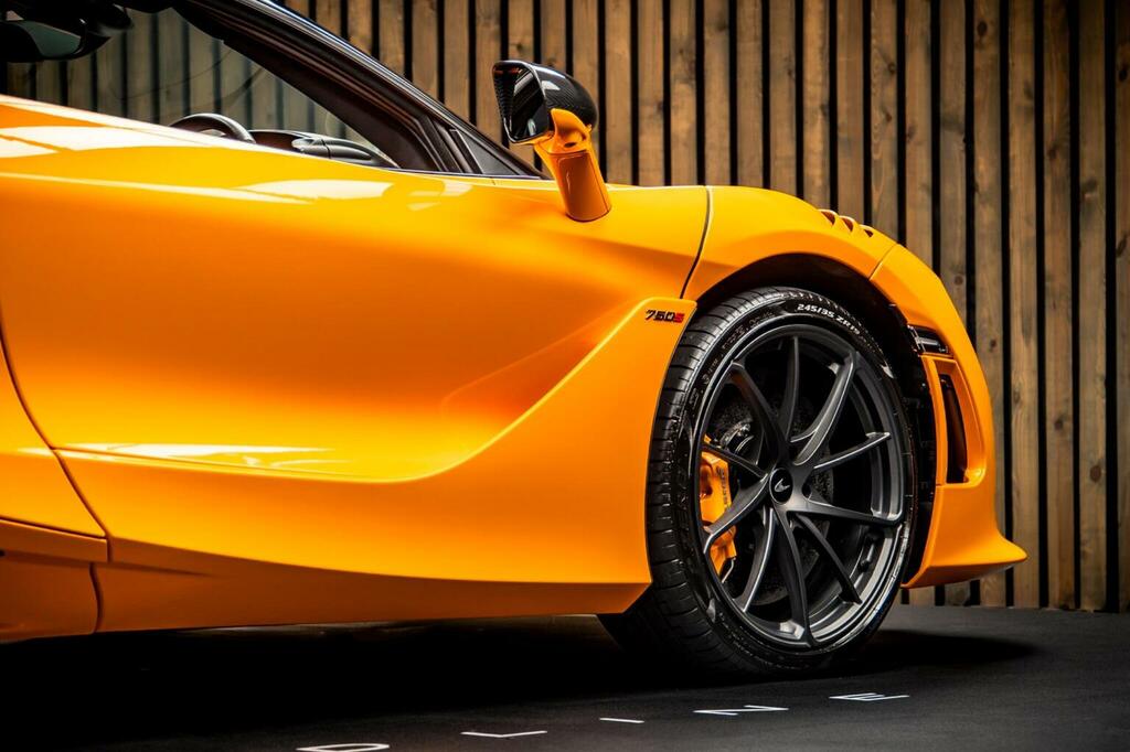 McLaren  V8 Ssg  #22