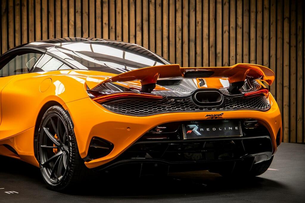 McLaren  V8 Ssg  #17