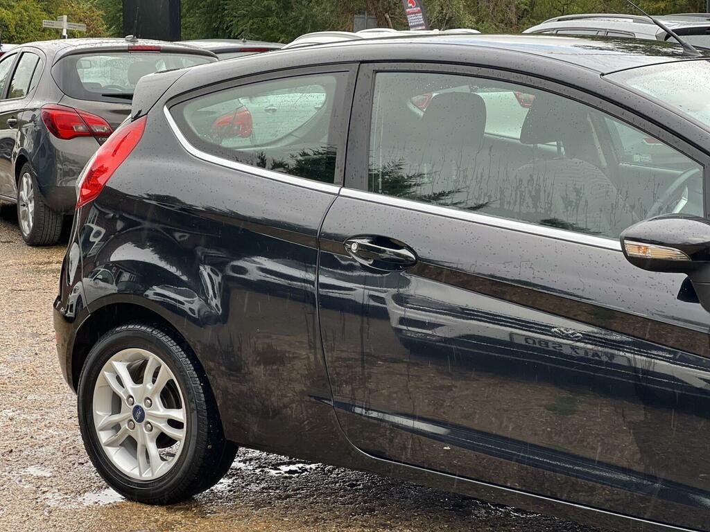 Ford Fiesta Zetec Black #4