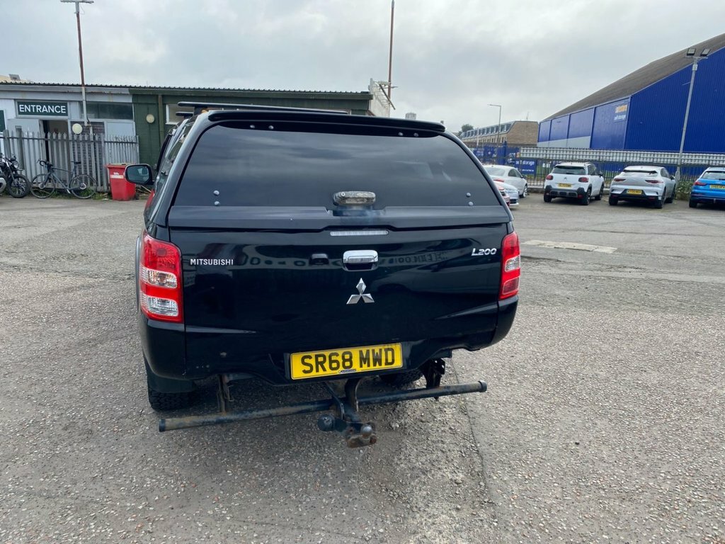 Mitsubishi L200 2.4L Dc Warrior SR68MWD Black #6