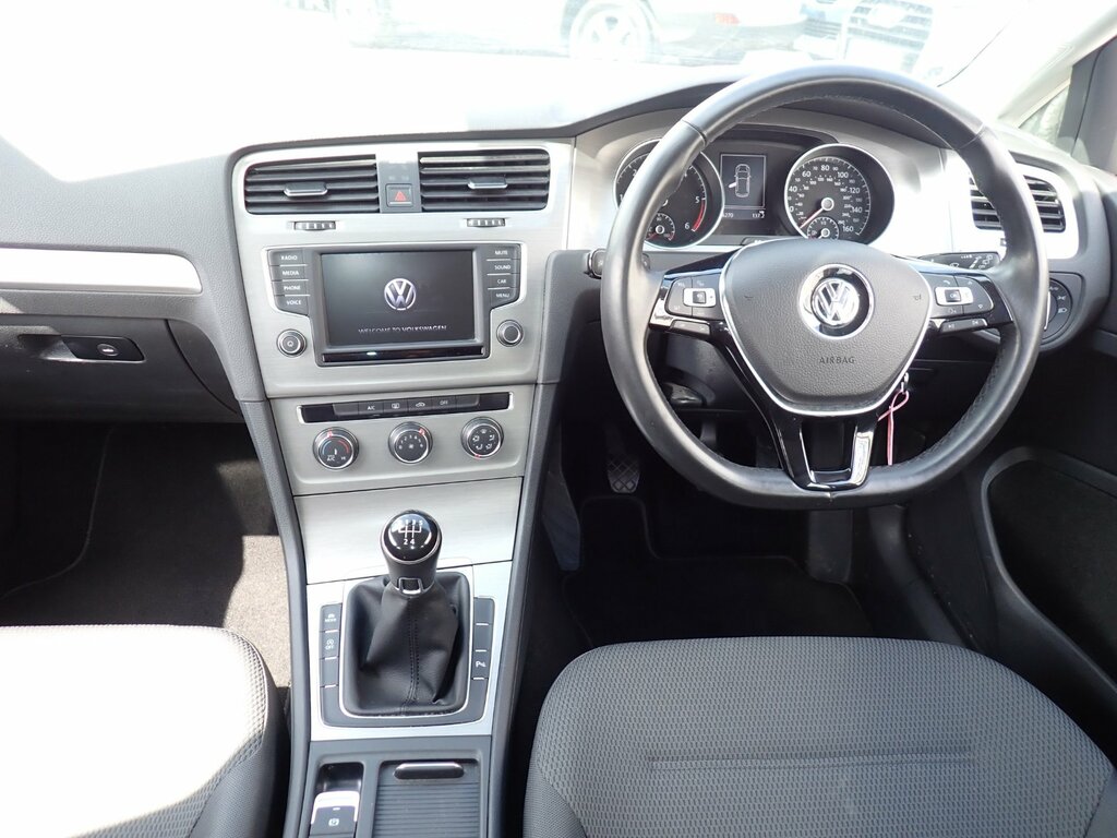 Volkswagen Golf 1.6 Tdi Bluemotion Tech Match Hatchback Red #2