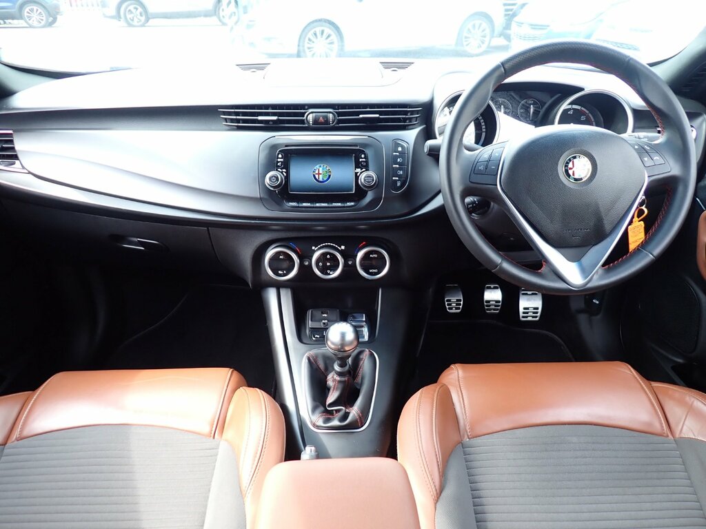 Alfa Romeo Giulietta 2.0 Jtdm-2 Exclusive Hatchback E Silver #2