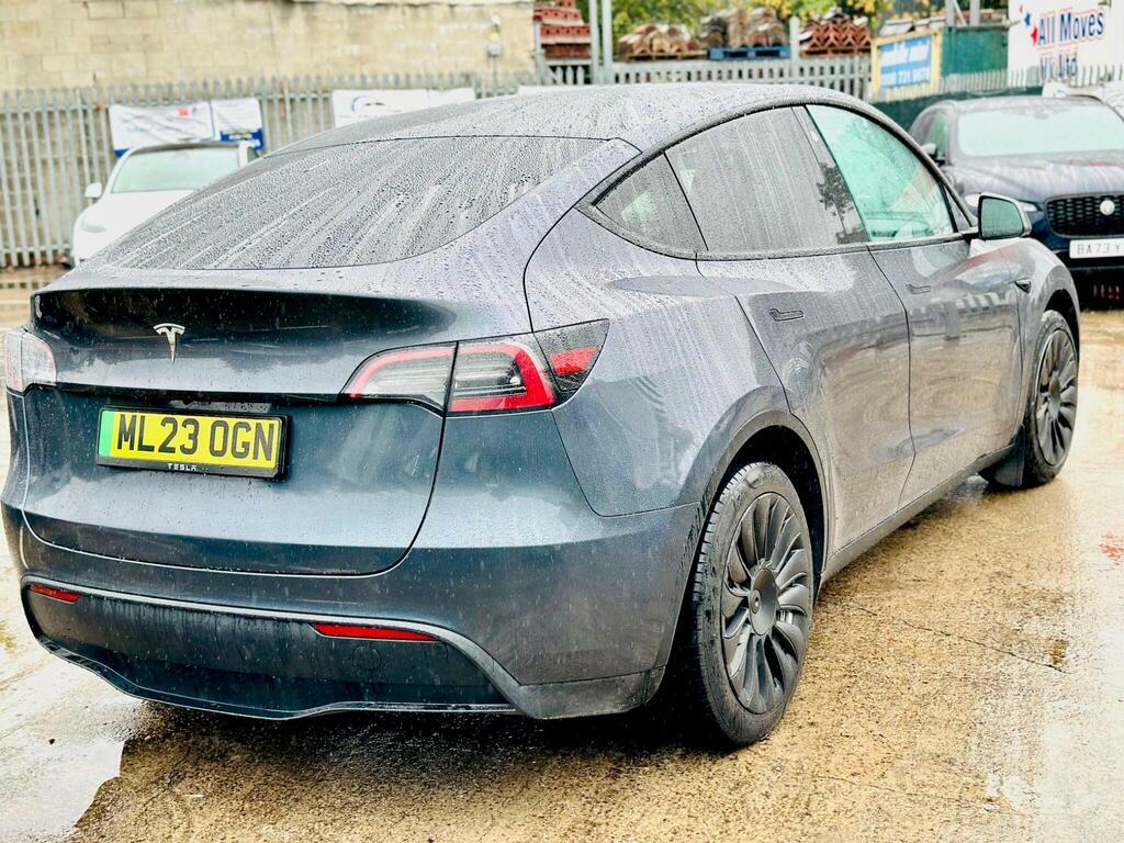 Tesla Model Y Long Range Black #15