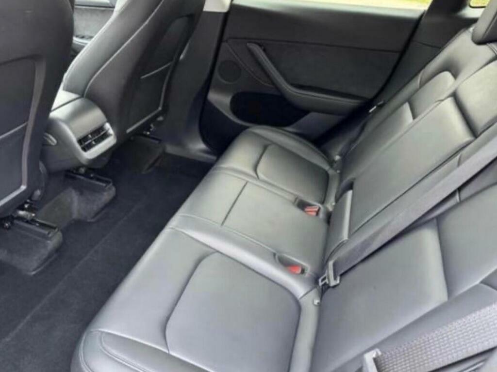 Tesla Model Y Long Range Black #17