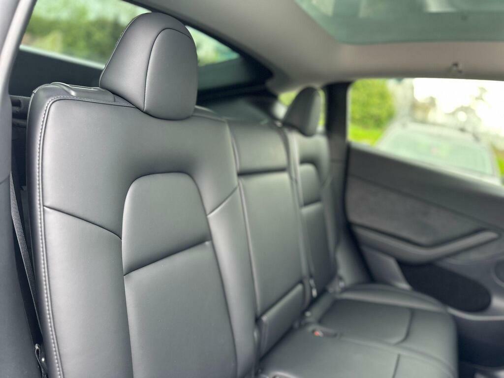 Tesla Model Y Long Range Black #16
