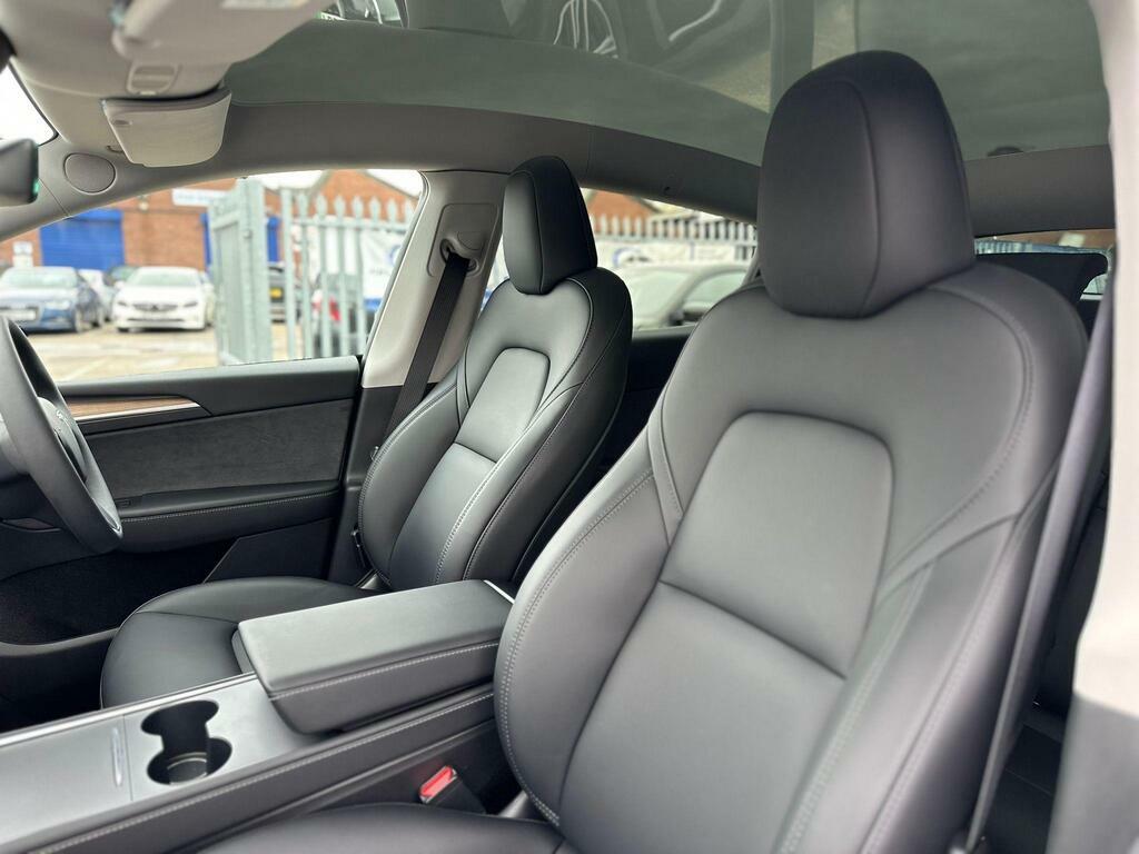 Tesla Model Y Long Range Black #24