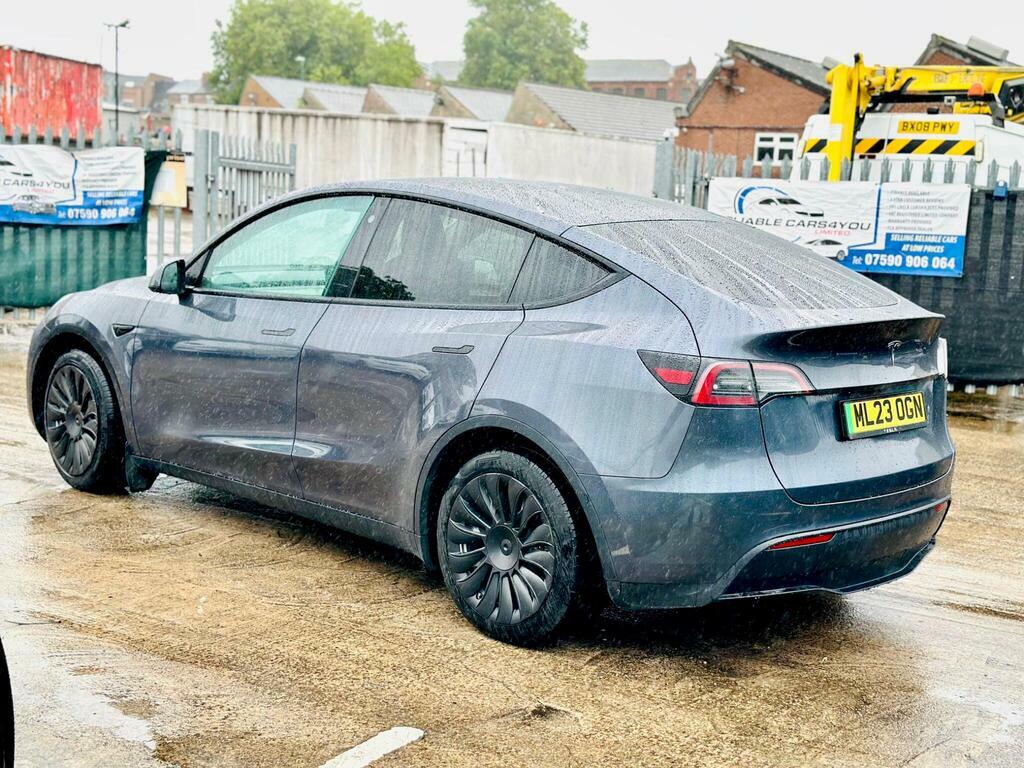 Tesla Model Y Long Range Black #9