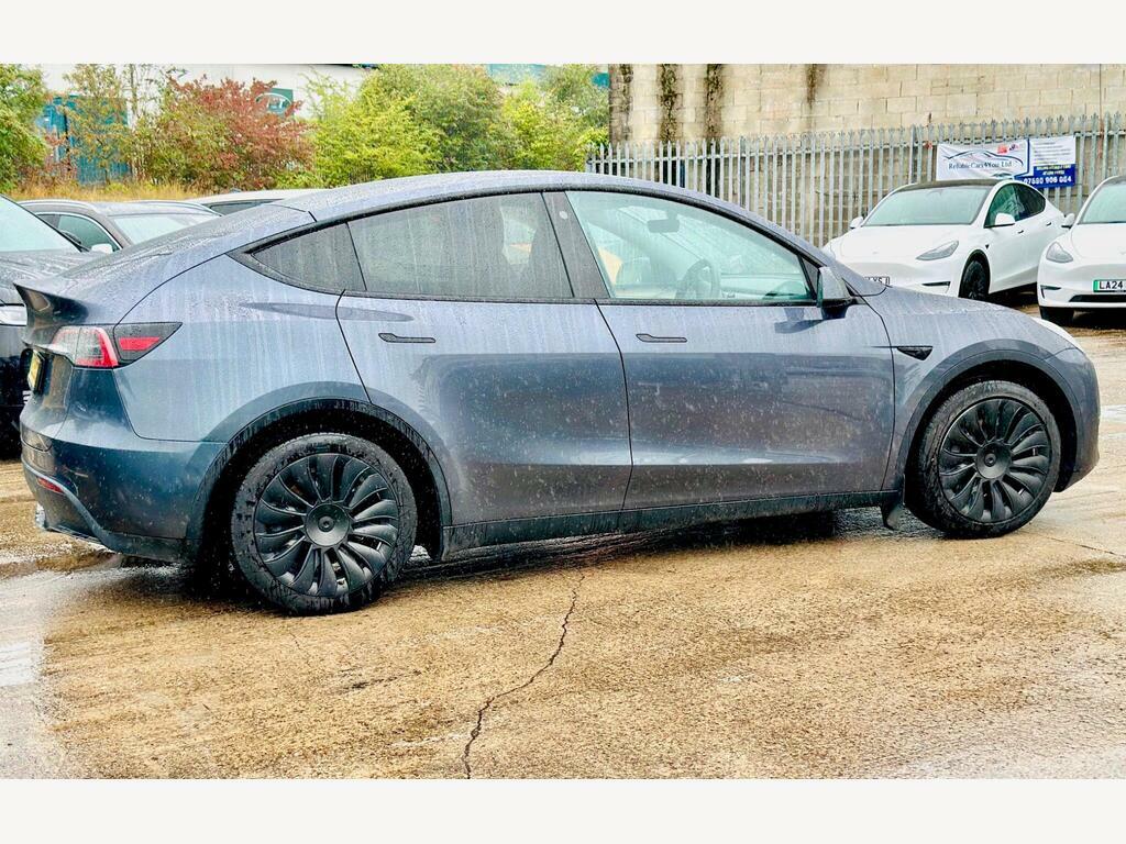Tesla Model Y Long Range Black #13