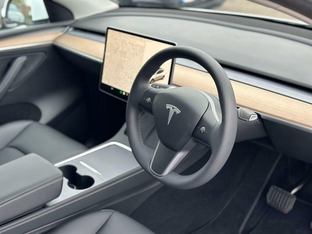 Tesla Model Y Long Range Black #25