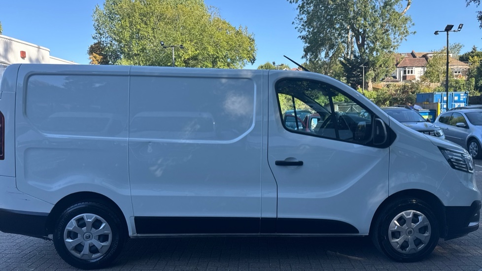 Renault Trafic Renault Trafic Sl30 Blue Dci 130 Advance Van HK73FPX White #2