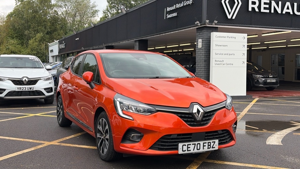 Renault Clio Clio 1.0 Tce 100 Iconic Hatchback CE70FBZ Orange