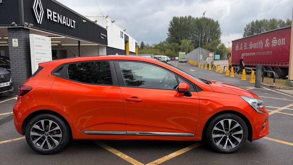 Renault Clio Clio 1.0 Tce 100 Iconic Hatchback CE70FBZ Orange #2