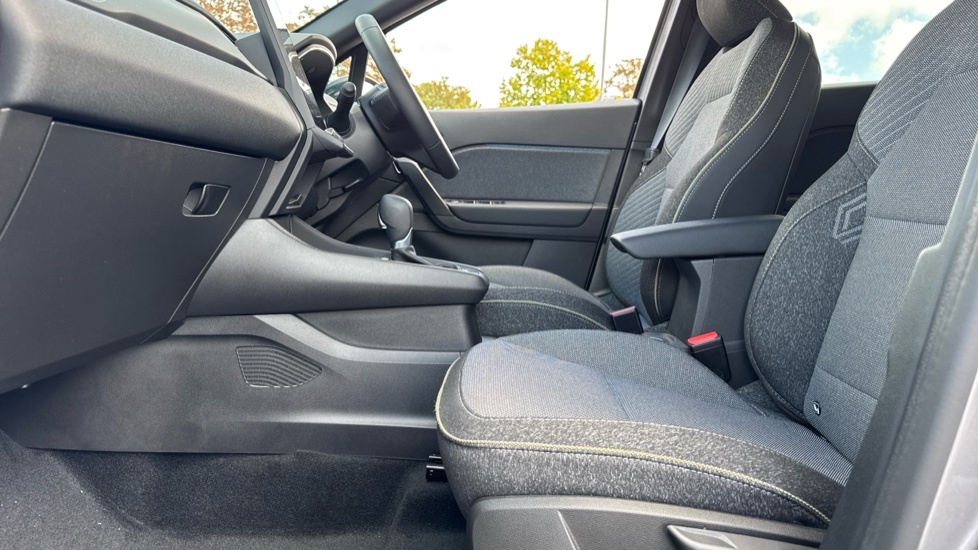 Renault Captur Evolution Black #13