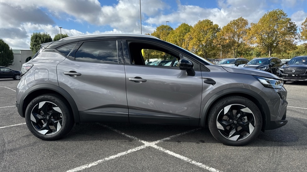 Renault Captur Evolution Black #2